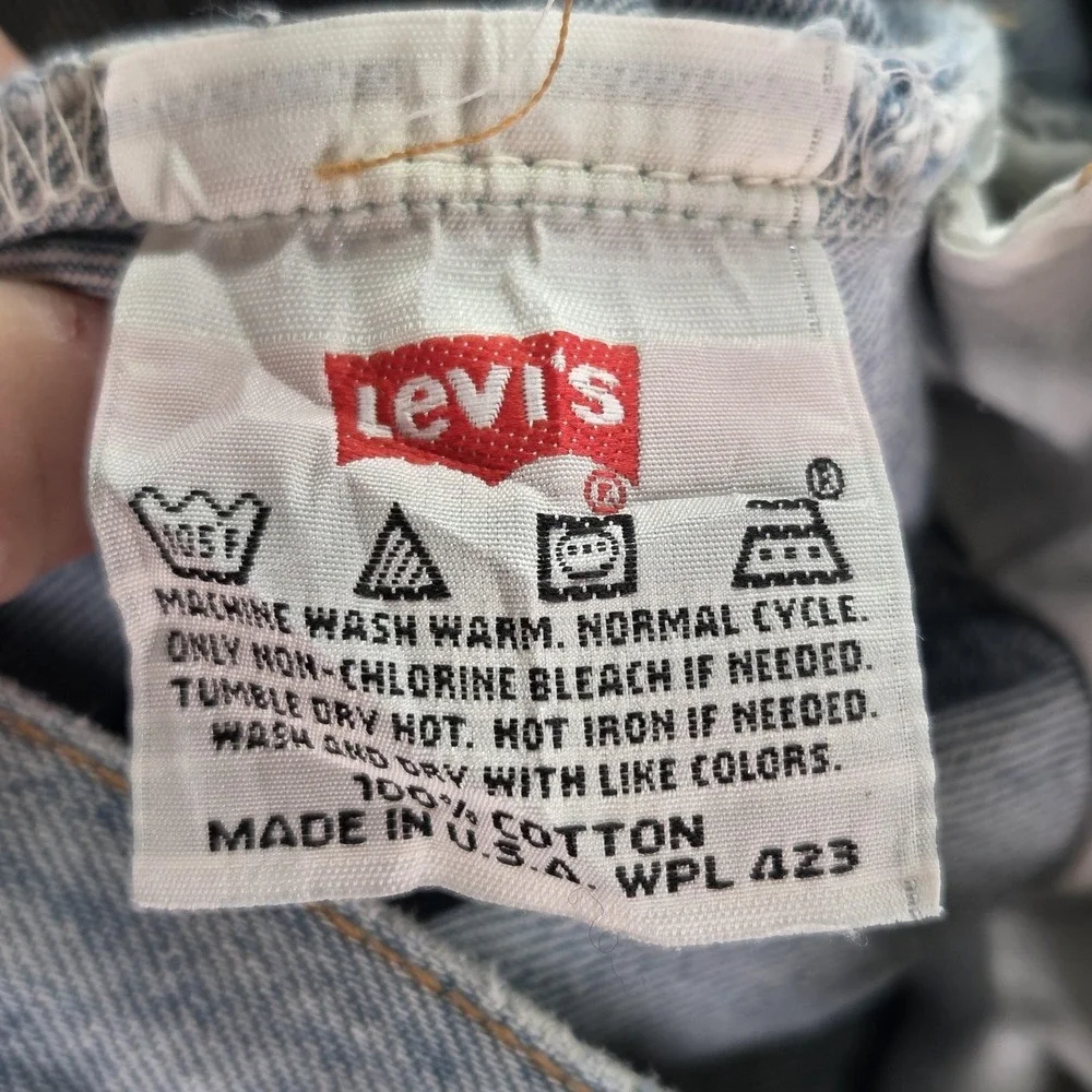 VTG Levis 501 Jeans Mens Blue Light Wash‎ Straight Button Fly USA Fits 26x29